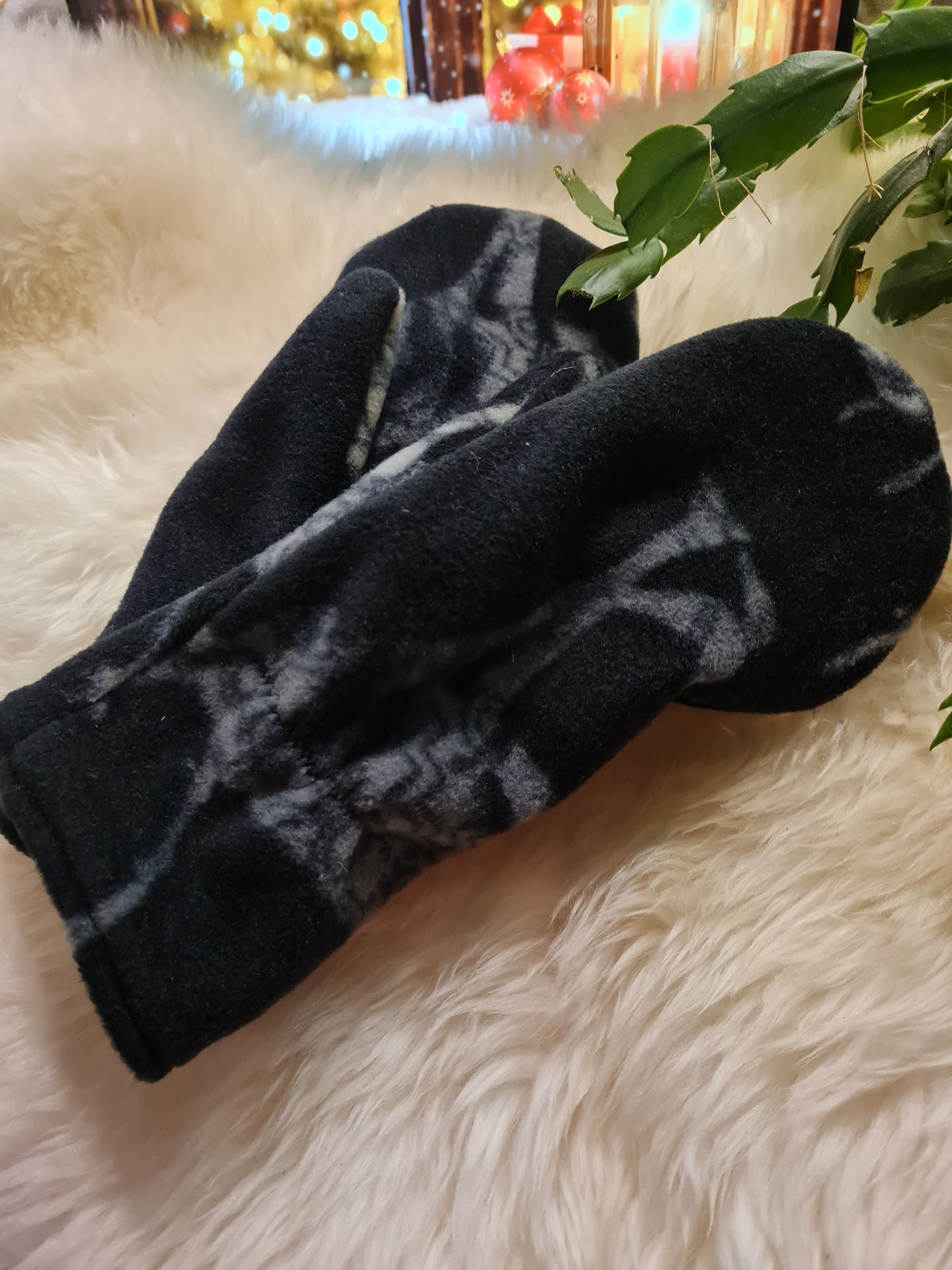 DIY Fleece Gloves, Adults