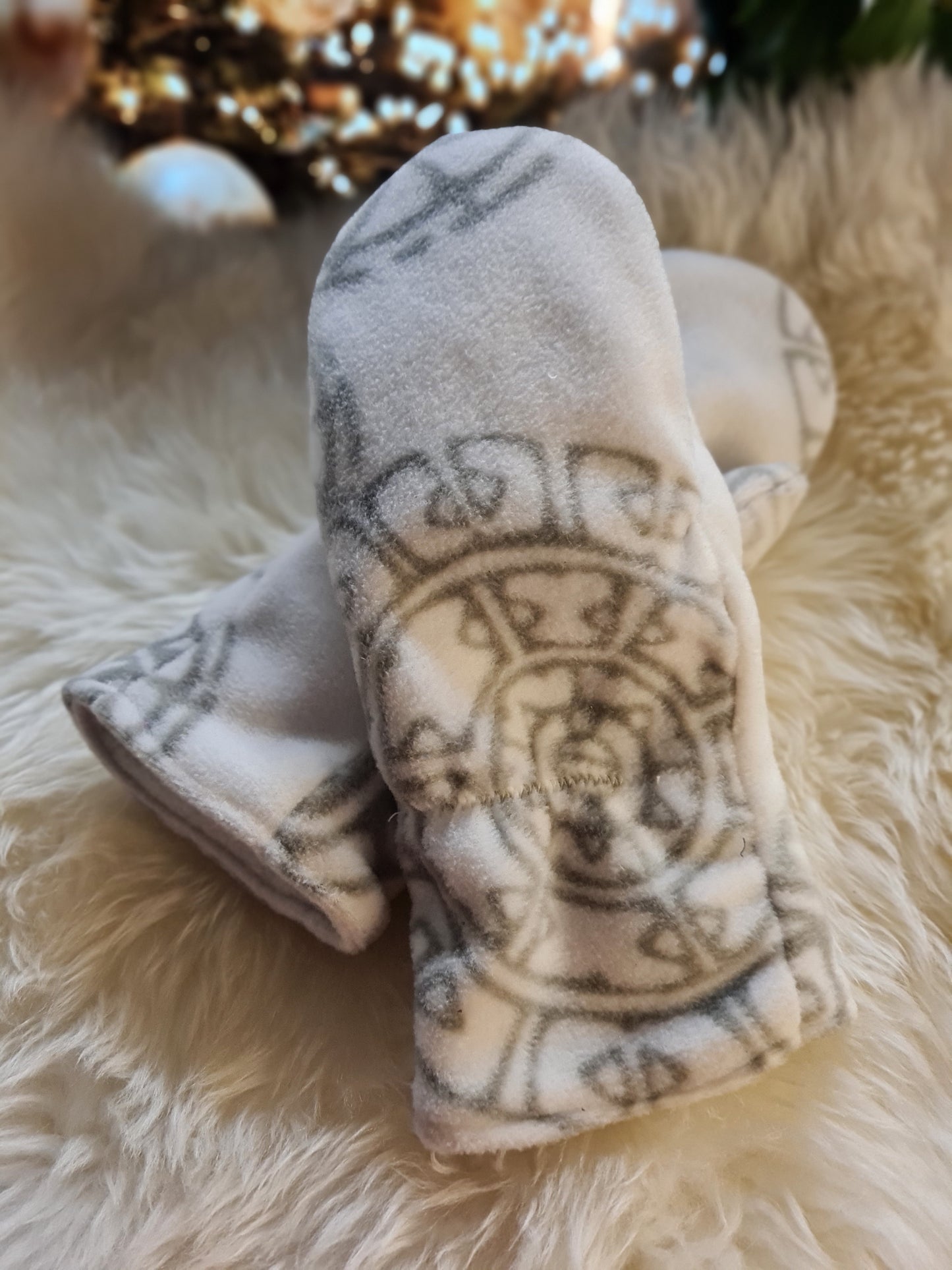 DIY Fleece Gloves, Adults