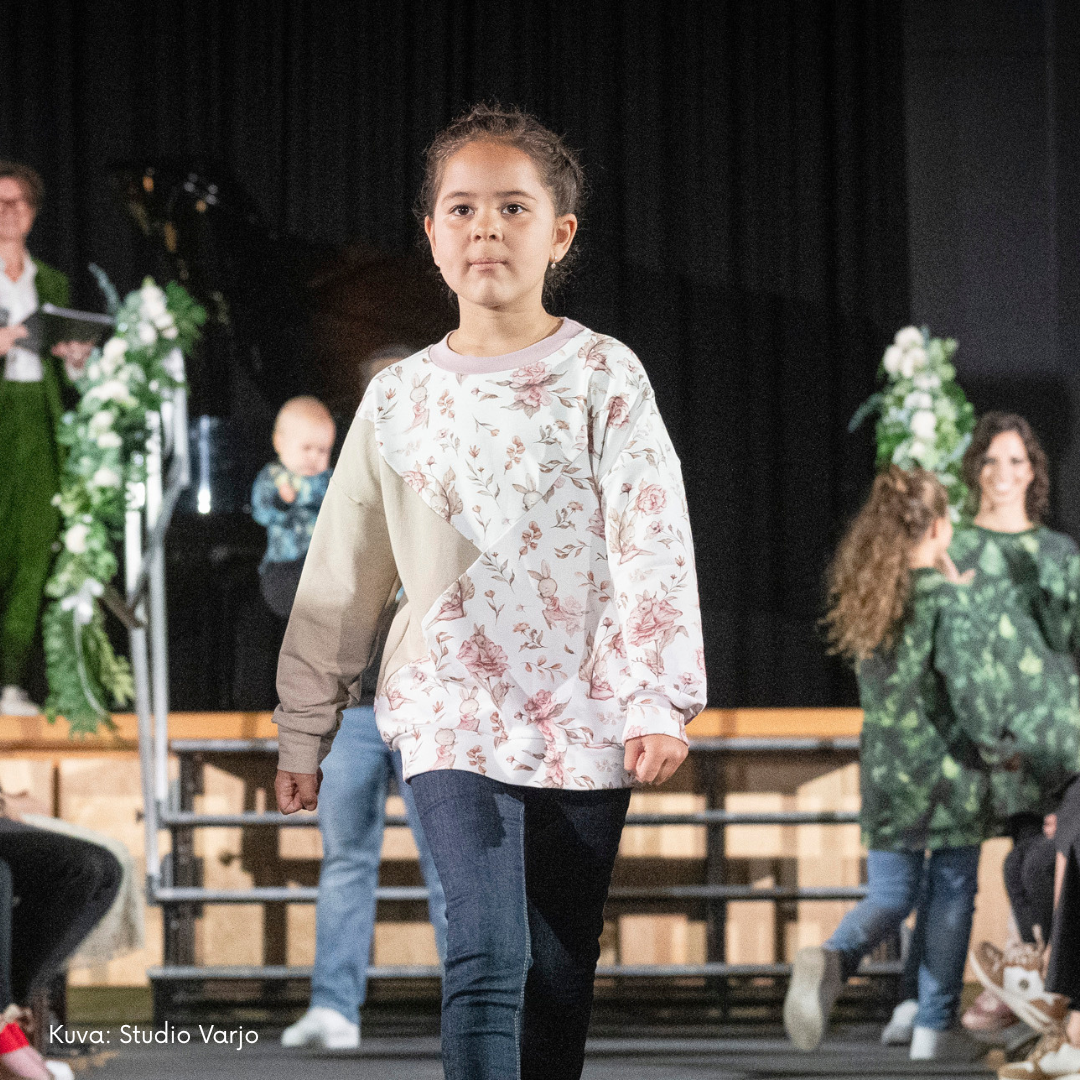 Leikkuu college paita, meadow bunny