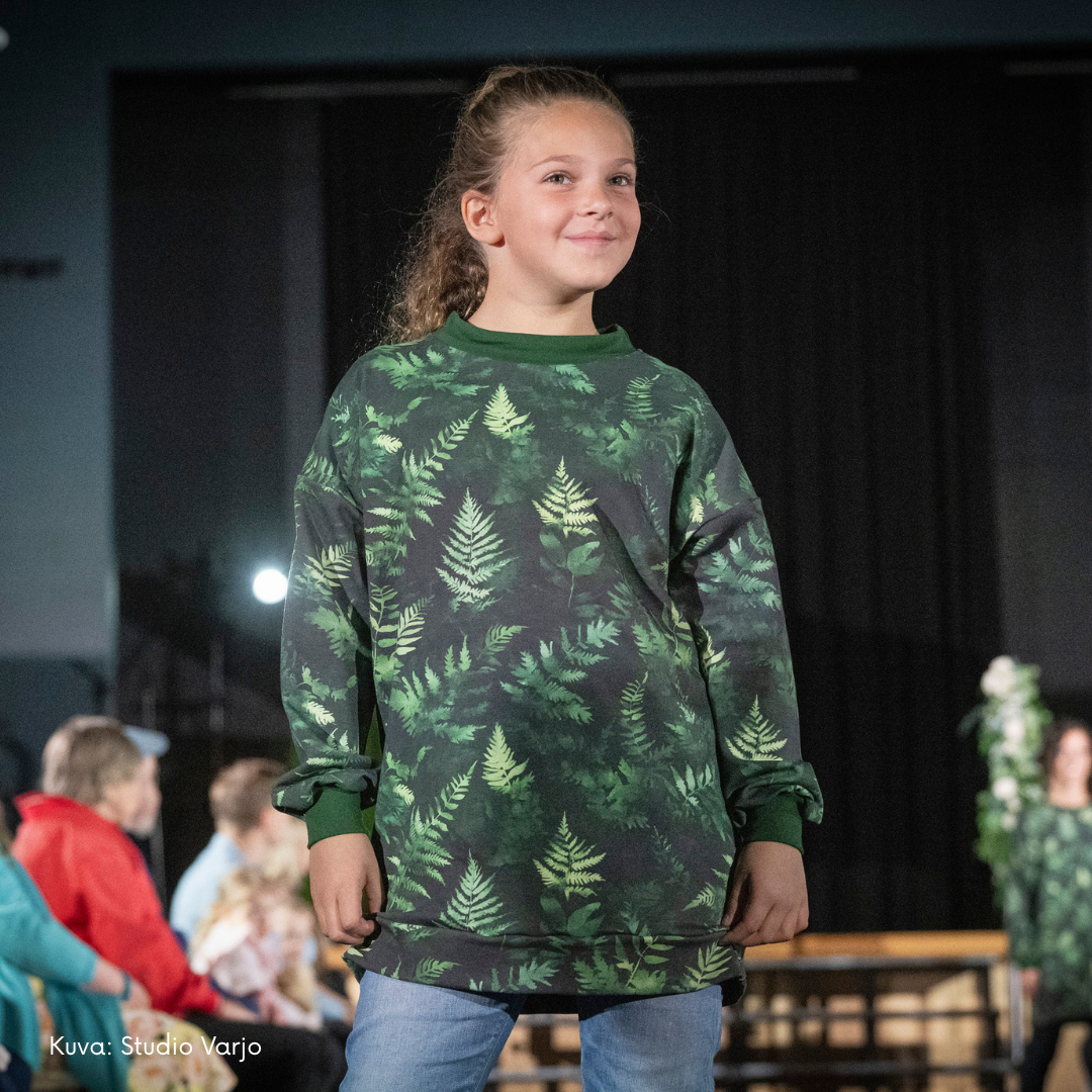 Pitkä college paita, saniaiset