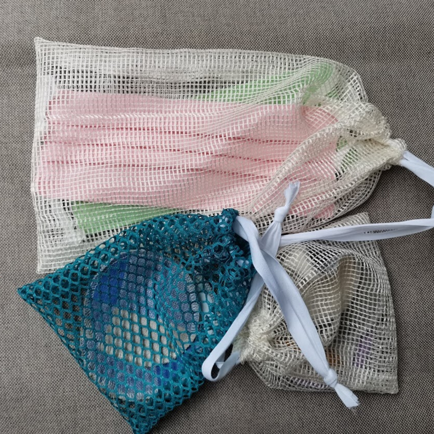 Washing bag for durable cotton pads