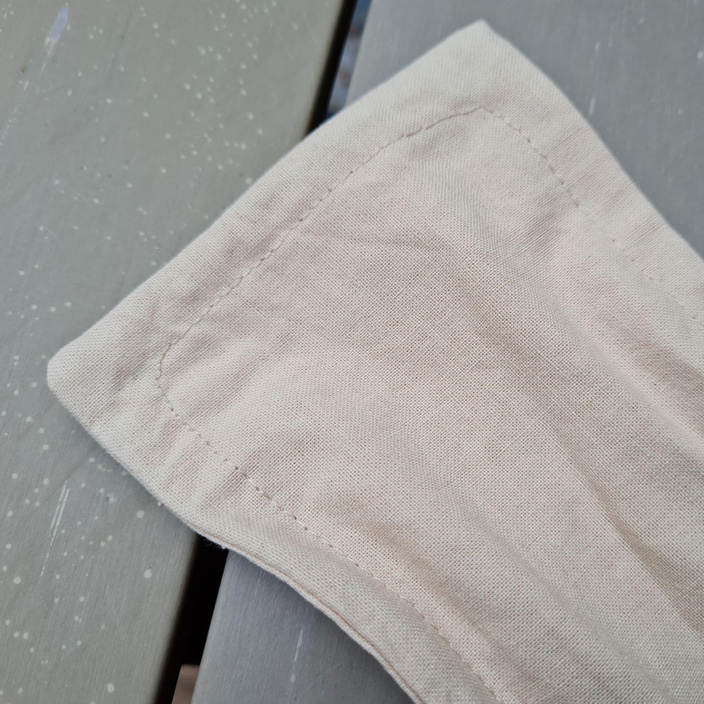 Nuttura-apuri, beige