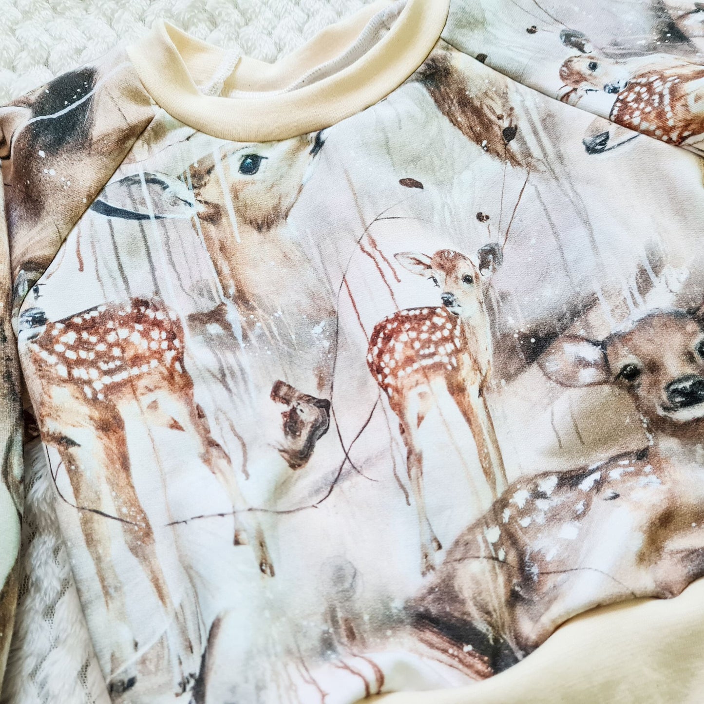 Bambi-collegepaita