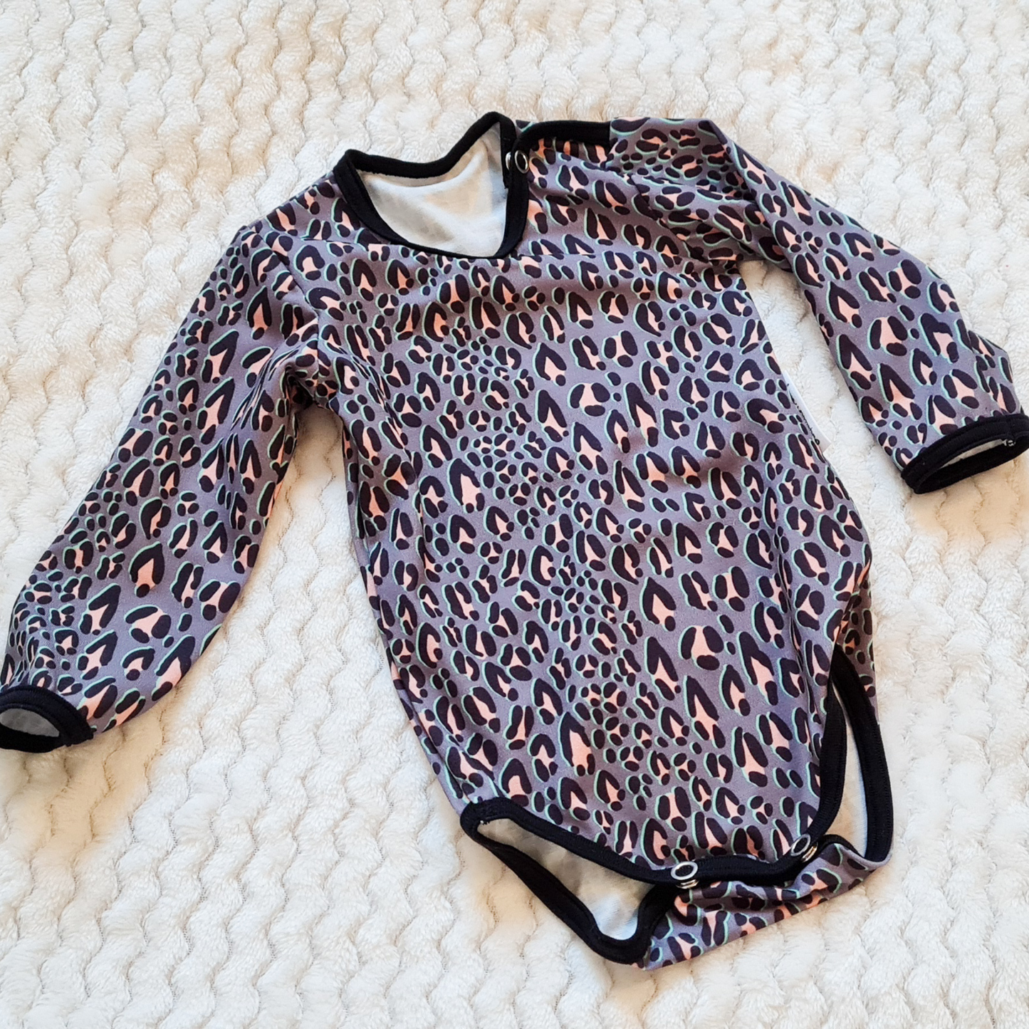 Leopard bodysuit, gray